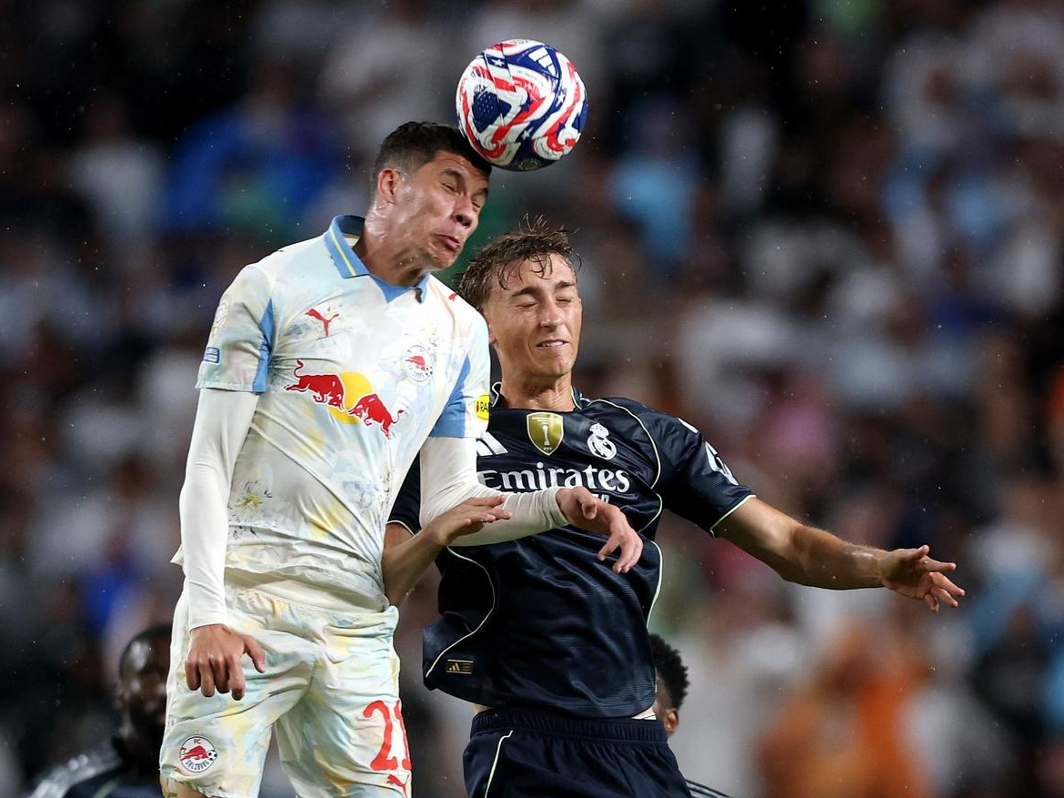 包含赛地聚焦:葡超转会期热度飙升,辽宁本钢复出首秀,气氛紧张,阵容厚度经受考验的词条 包含赛地聚焦:葡超转会期热度飙升,辽宁本钢复出首秀,气氛紧张,阵容厚度经受考验的词条